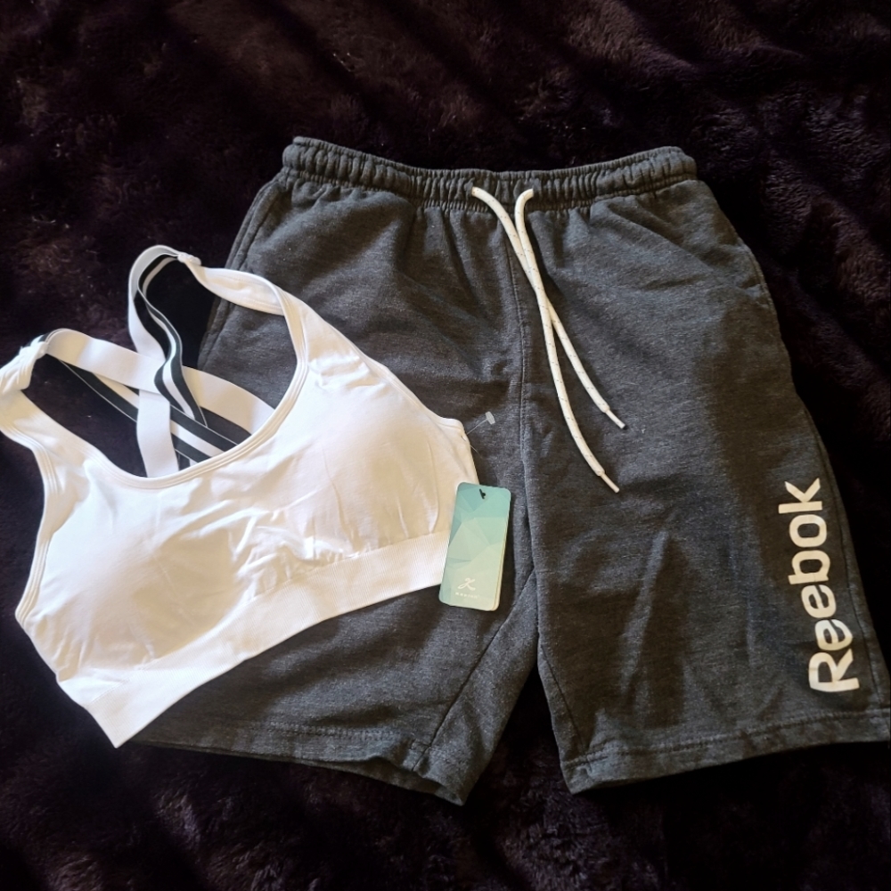 Reebok sport set.2 piece set. Size medium. Sports Bra NWT